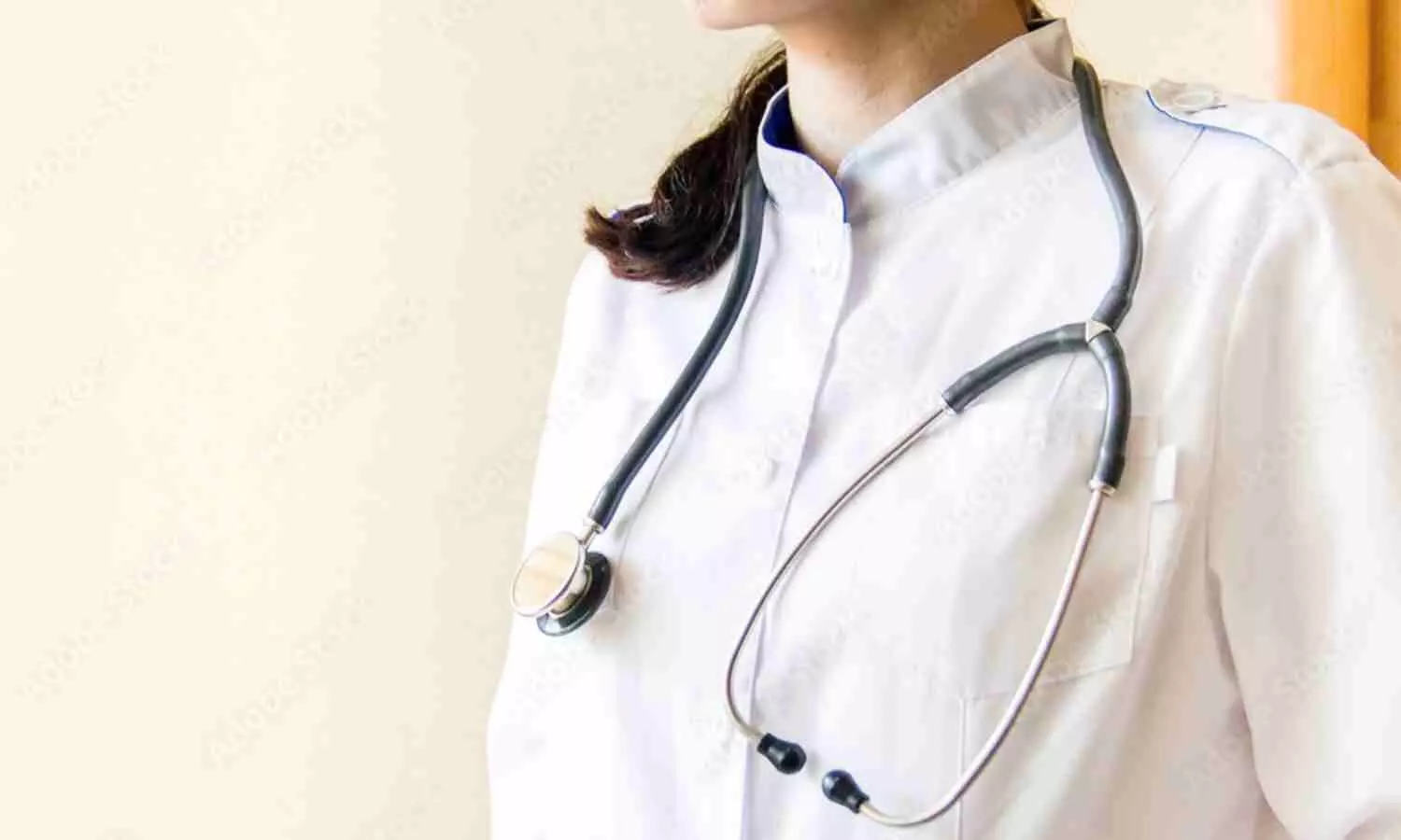 Howrah Anaesthesiologist performs CPR on elderly man at Mumbai Airport