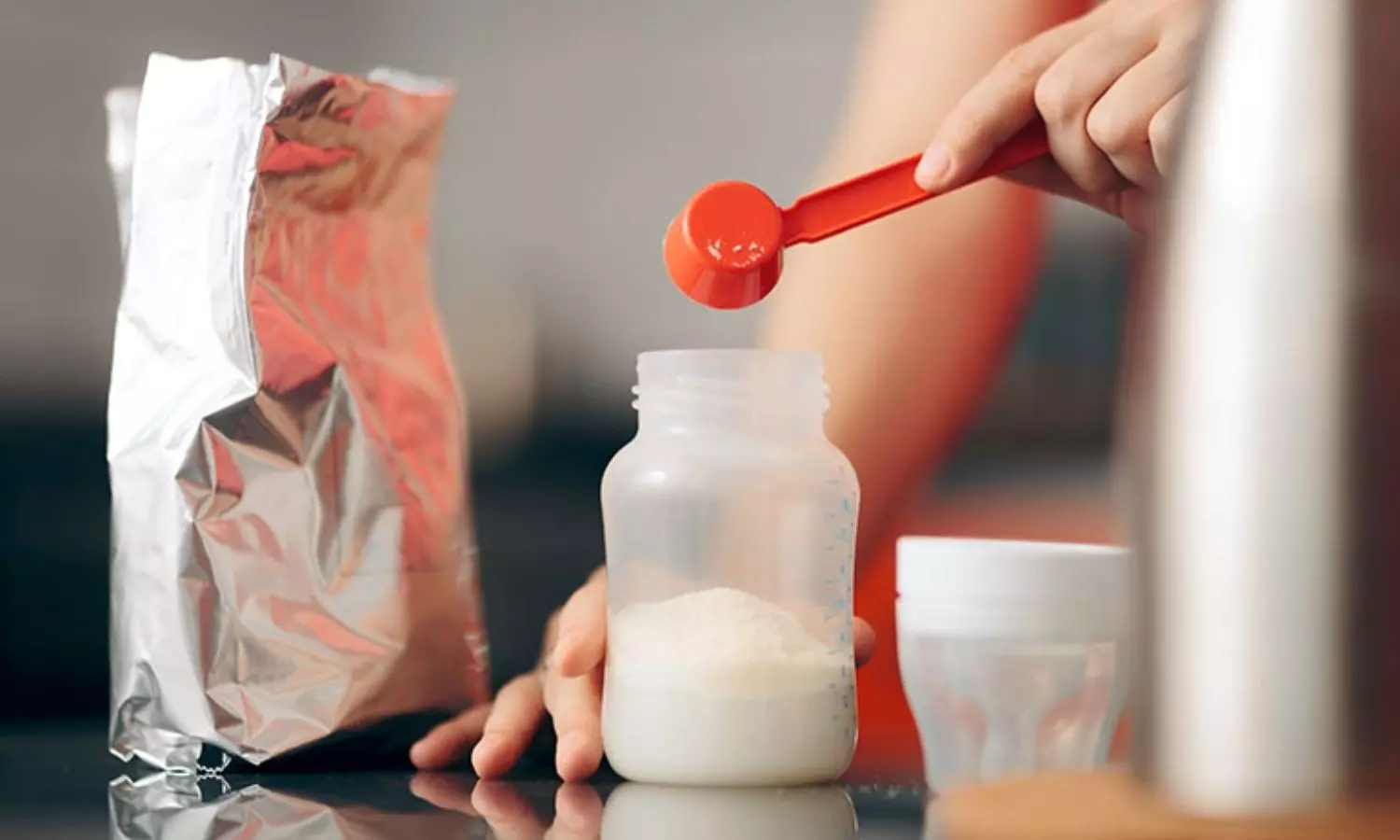 Early Formula Feeding Linked to Higher Peanut Allergy Risk: Study