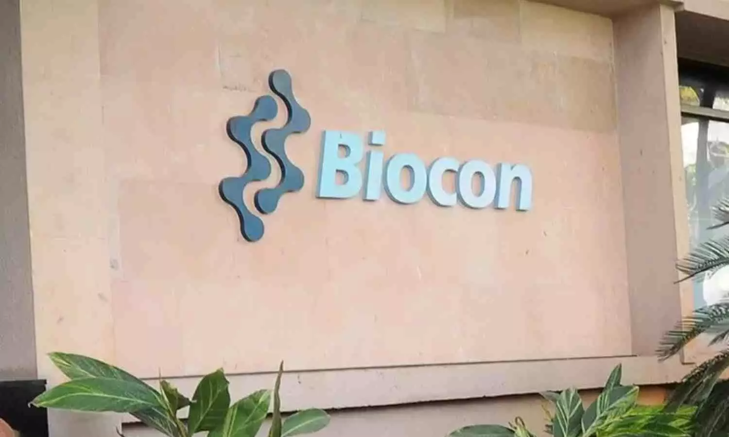 Biocon Gets CDSCO Panel Nod to Import Aflibercept Injection for Eye Disorders, Phase IV Trial Mandated