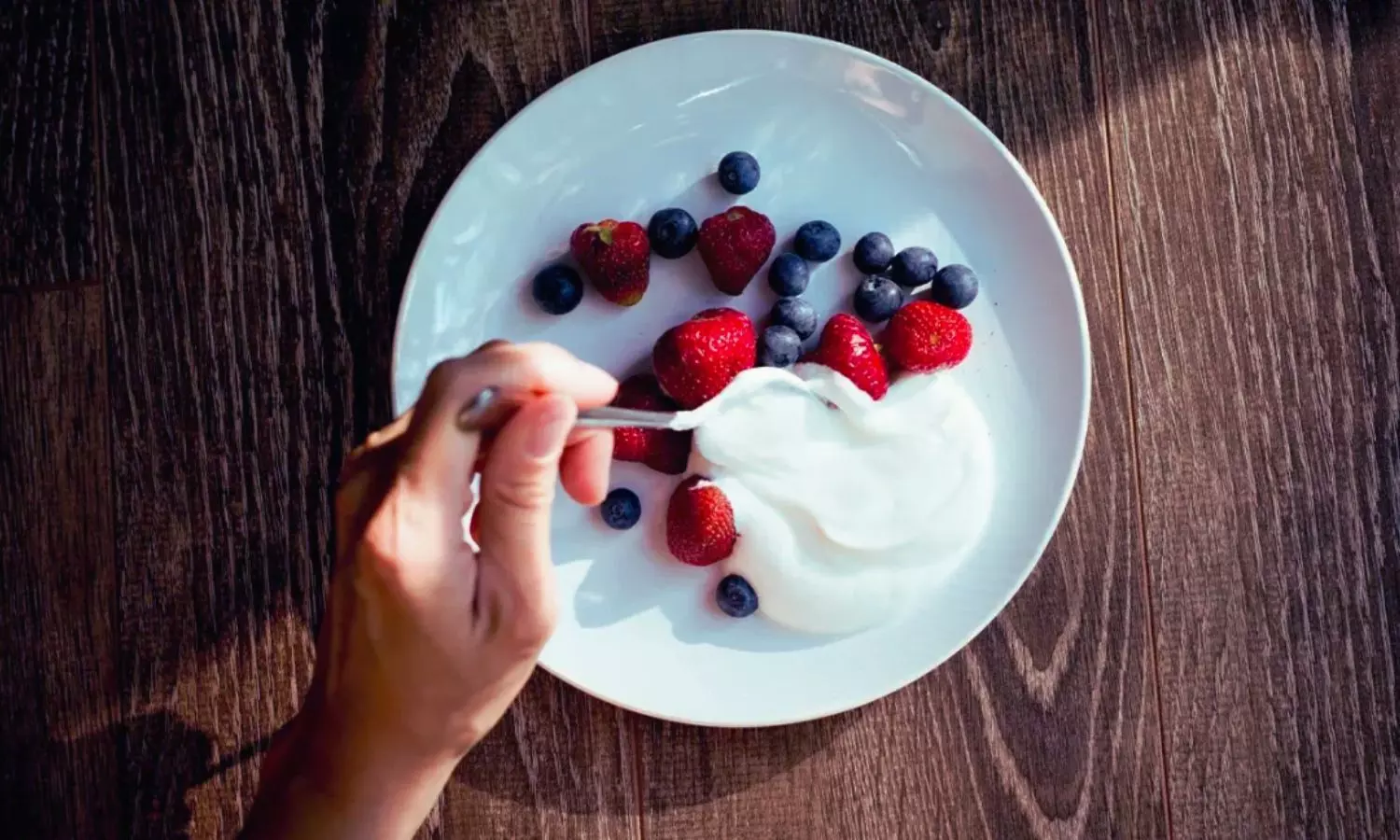 Post-Exercise Greek Yogurt Reduces Inflammation in Young Men, Study Finds