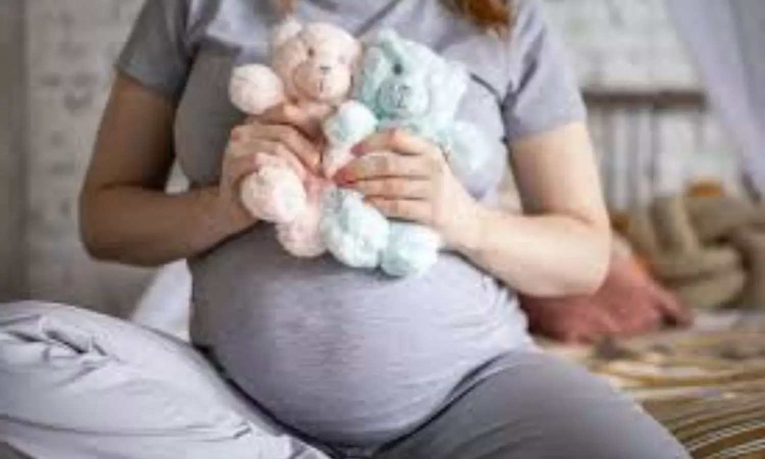 Antenatal Corticosteroids in Twin Pregnancies May Reduce Neonatal Respiratory Morbidity: JAMA Study Suggests