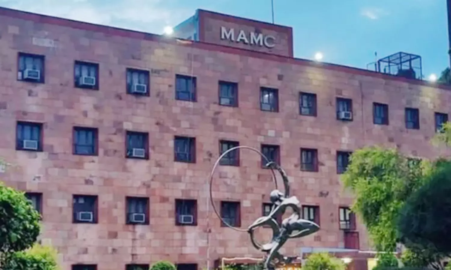 Bomb threat puts Maulana Azad Medical College on high alert