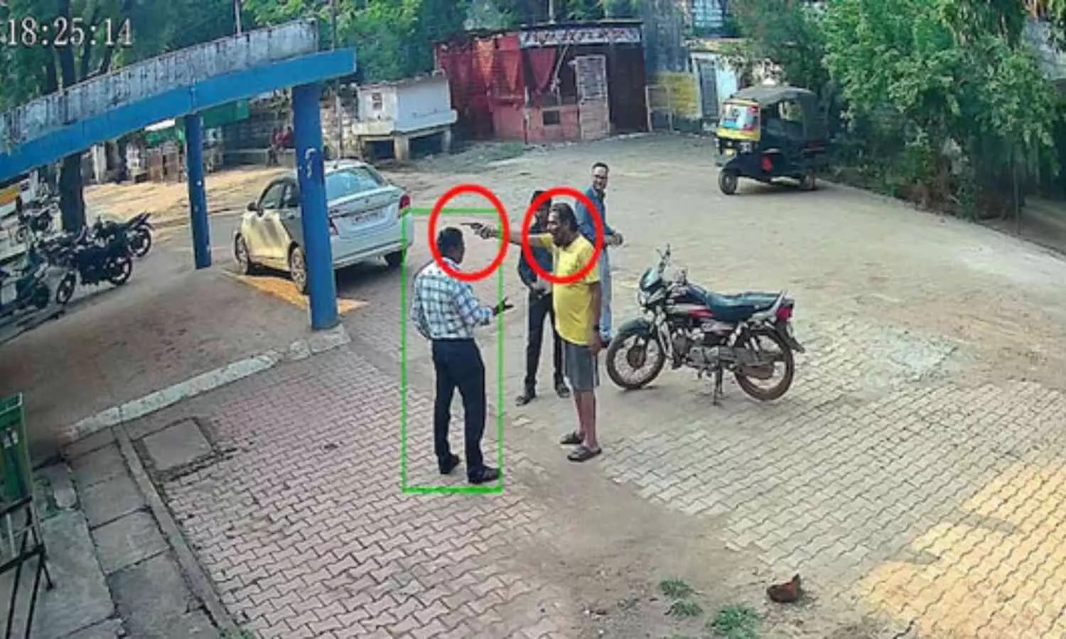 Chaos at Shivpuri Hospital: Medical officer threatened at gunpoint